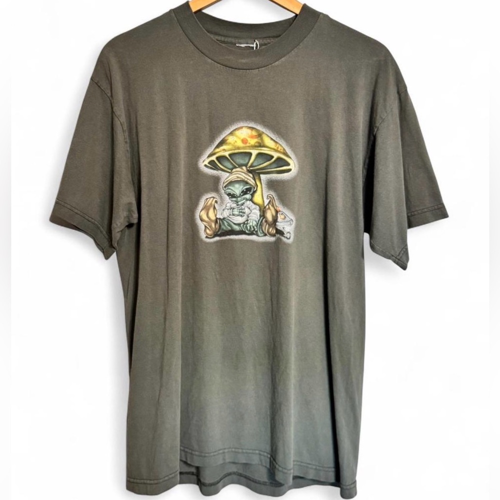 Men’s Vintage/Y2K Vibe T-Shirt with Alien Shroomster Mushroom tee